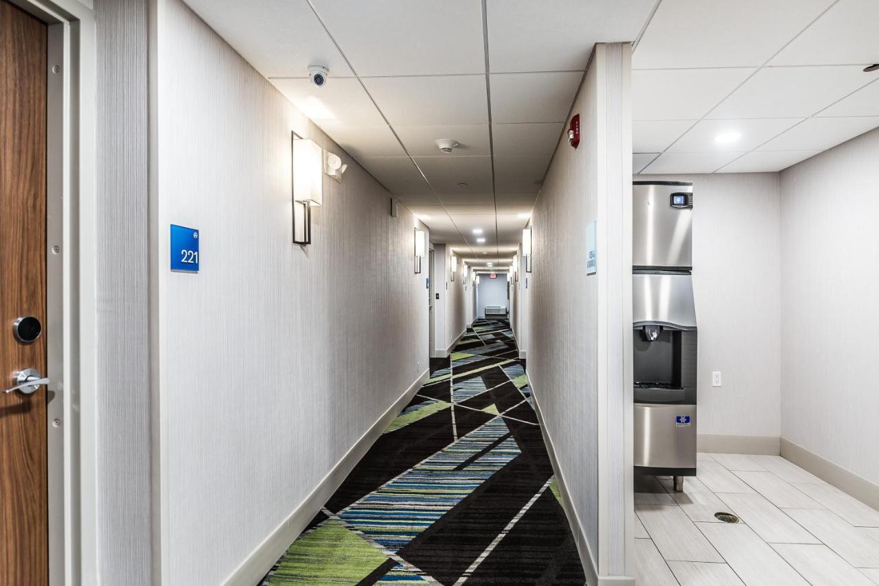 Holiday Inn Express Flint-Campus Area By Ihg Bagian luar foto