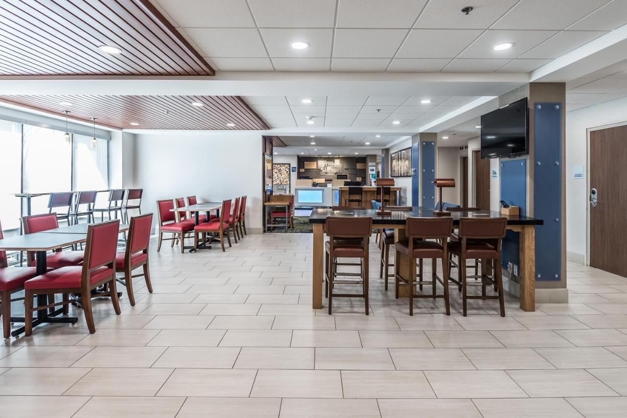 Holiday Inn Express Flint-Campus Area By Ihg Bagian luar foto