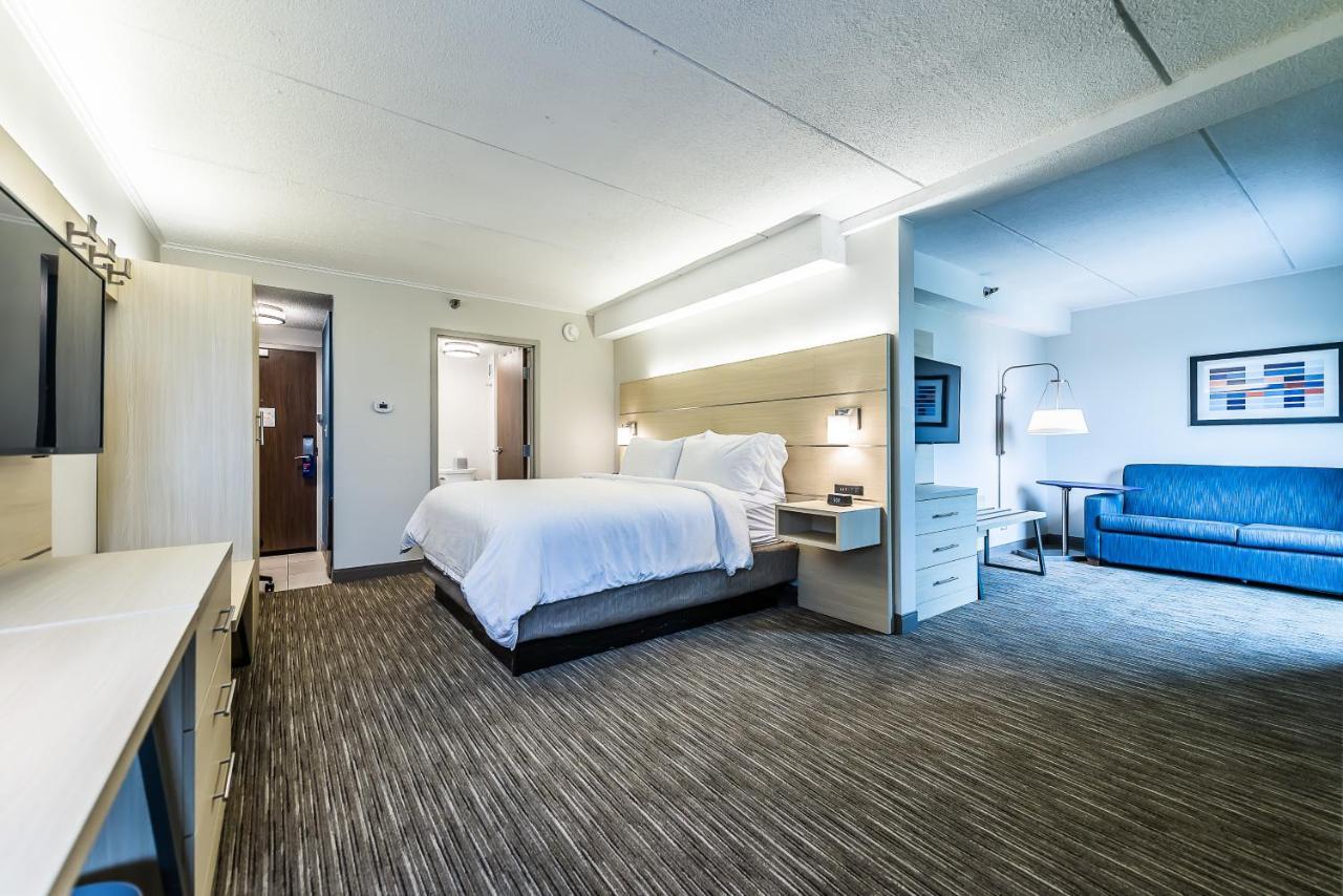 Holiday Inn Express Flint-Campus Area By Ihg Bagian luar foto