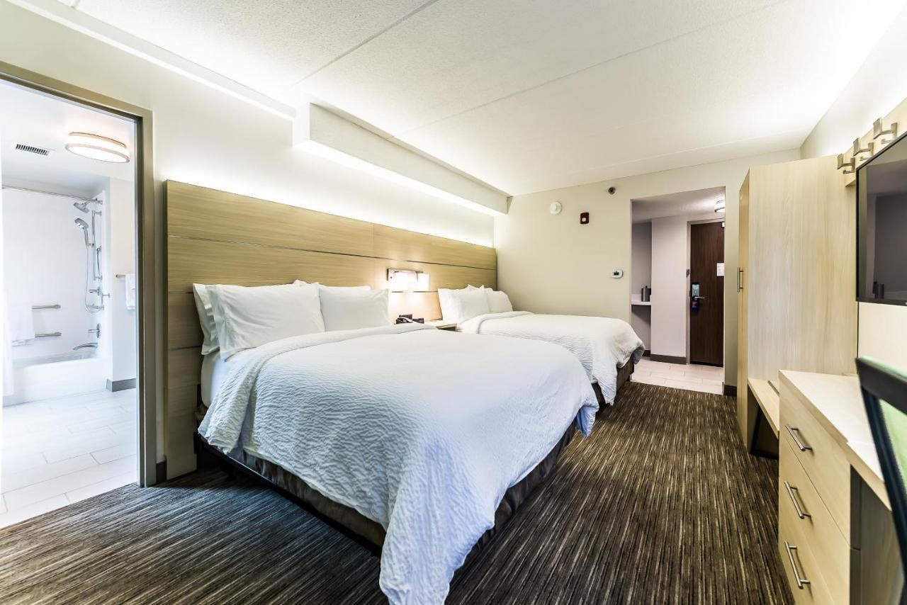 Holiday Inn Express Flint-Campus Area By Ihg Bagian luar foto