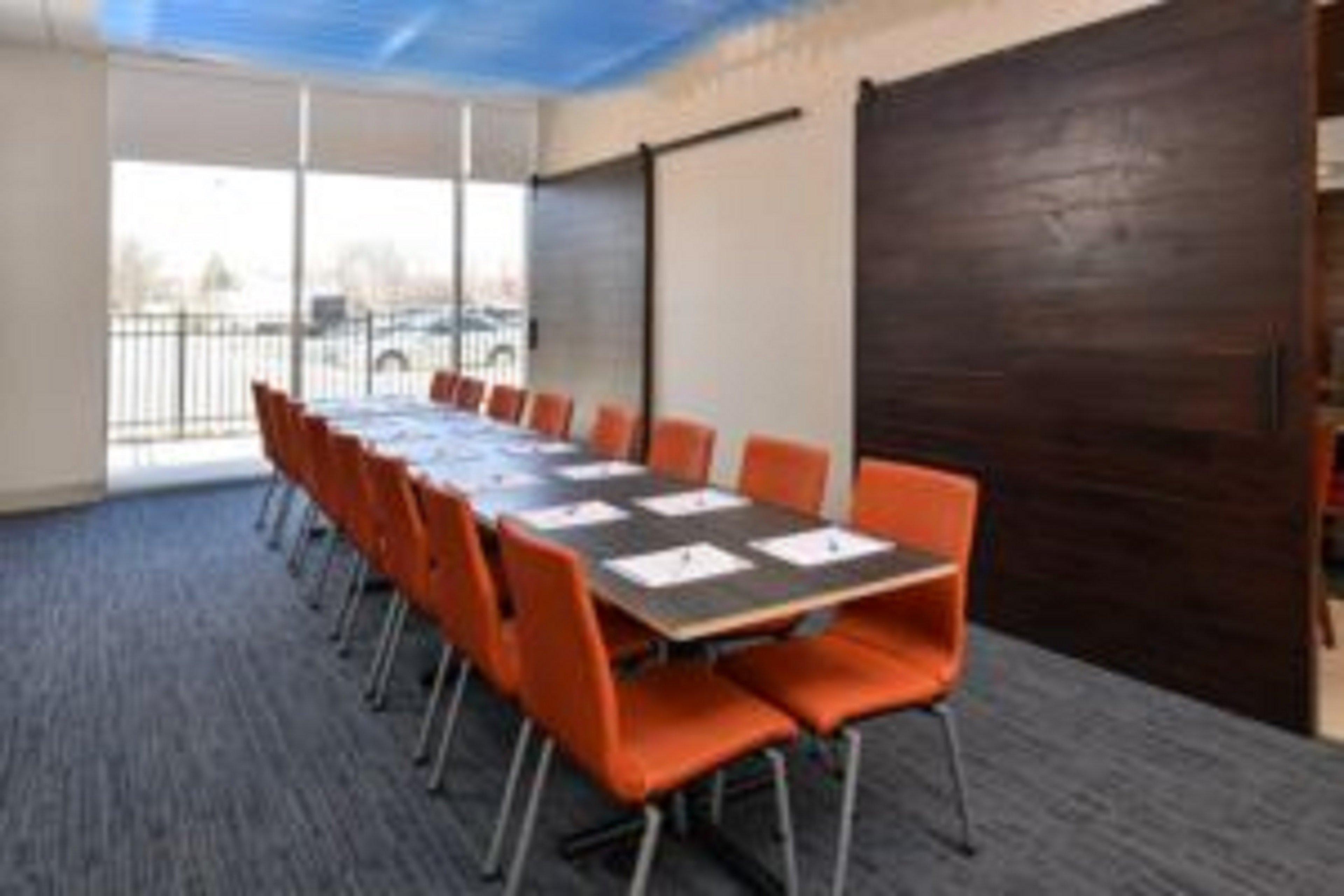 Holiday Inn Express Flint-Campus Area By Ihg Bagian luar foto