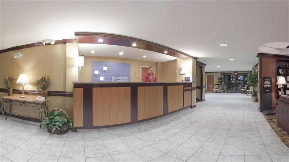 Holiday Inn Express Flint-Campus Area By Ihg Bagian luar foto